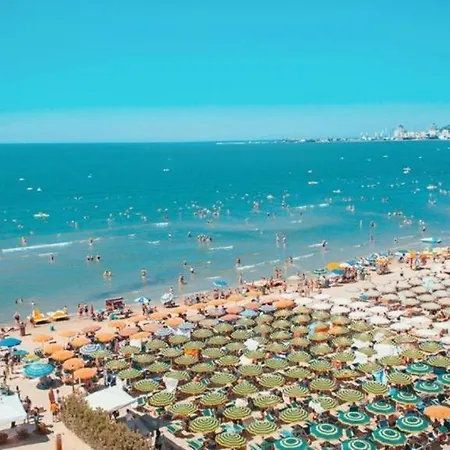 Naura's Luxury Seaside